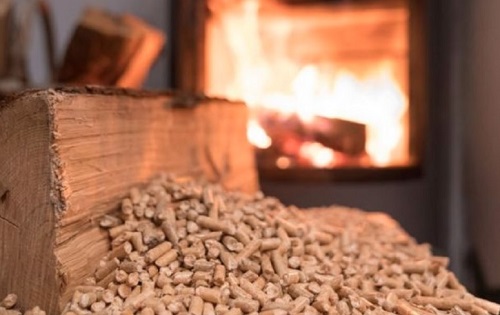 Pánico al invierno: acopio de leña y pellet en pleno verano