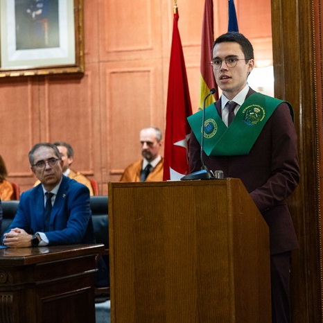 Una nube en nuestros diplomas